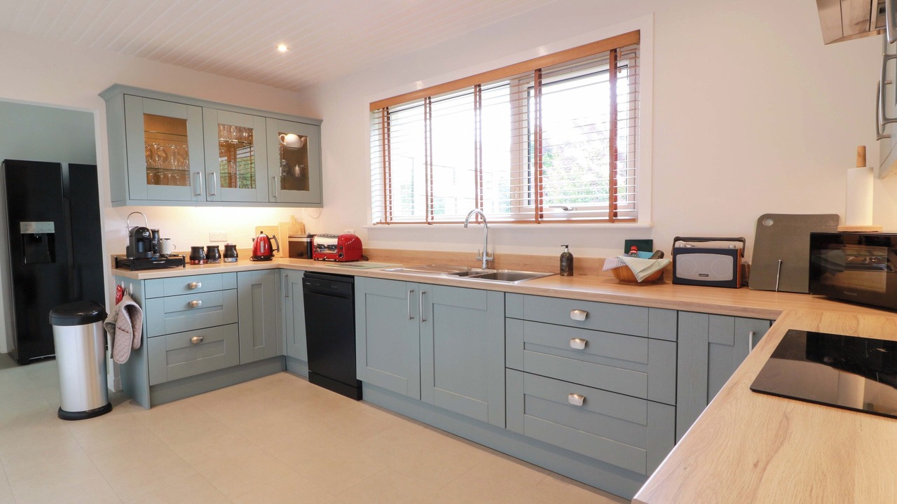 Photo of Others in Bankend