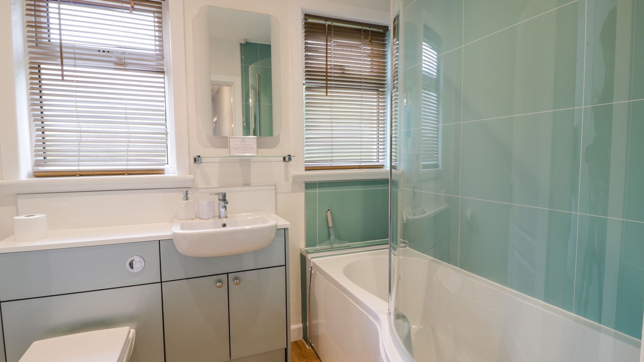 Photo of Others in Bankend