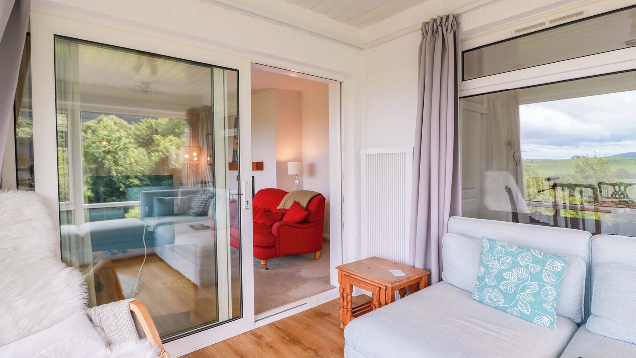 Photo of Others in Bankend