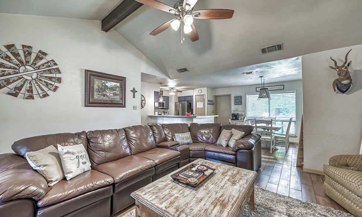 Photo of Livingroom in Kerrville