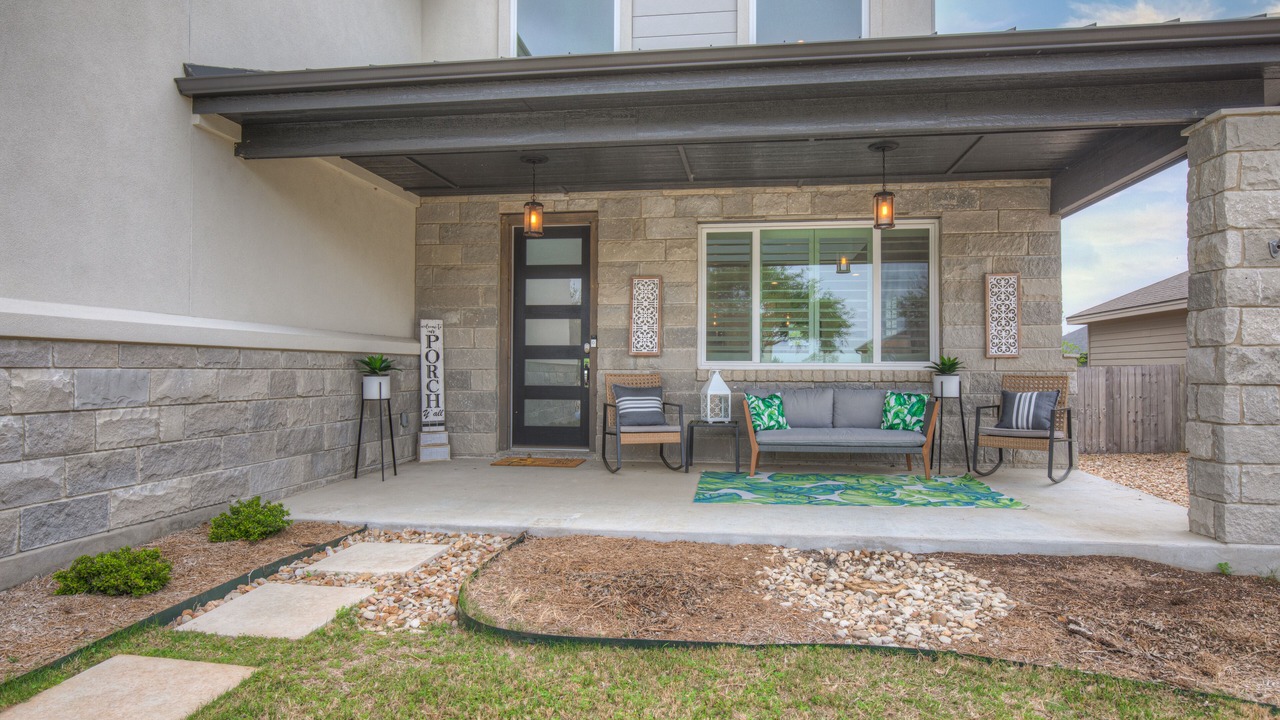 Photo of Patio Balcony in Waterford On Lake Travis