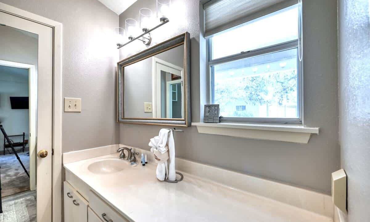 Photo of Bathroom in Blanco