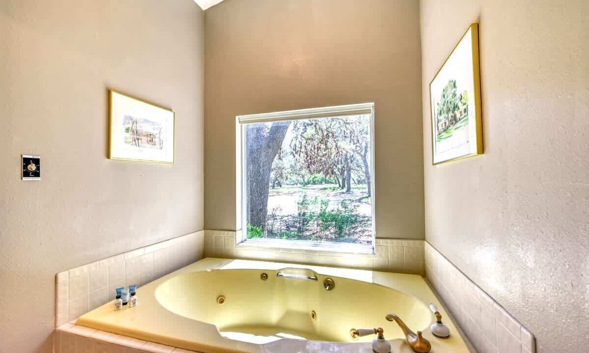 Photo of Bathroom in Blanco