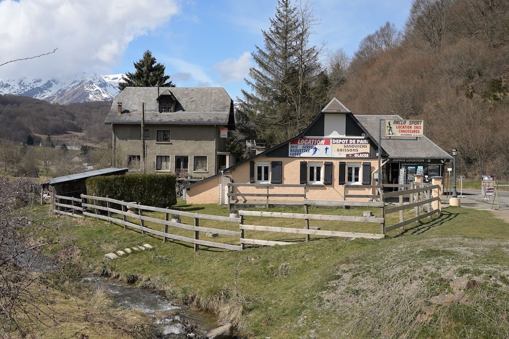 Photo of Outdoor in Campan