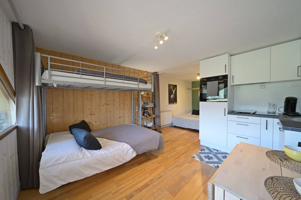 Photo of Bedroom in Campan