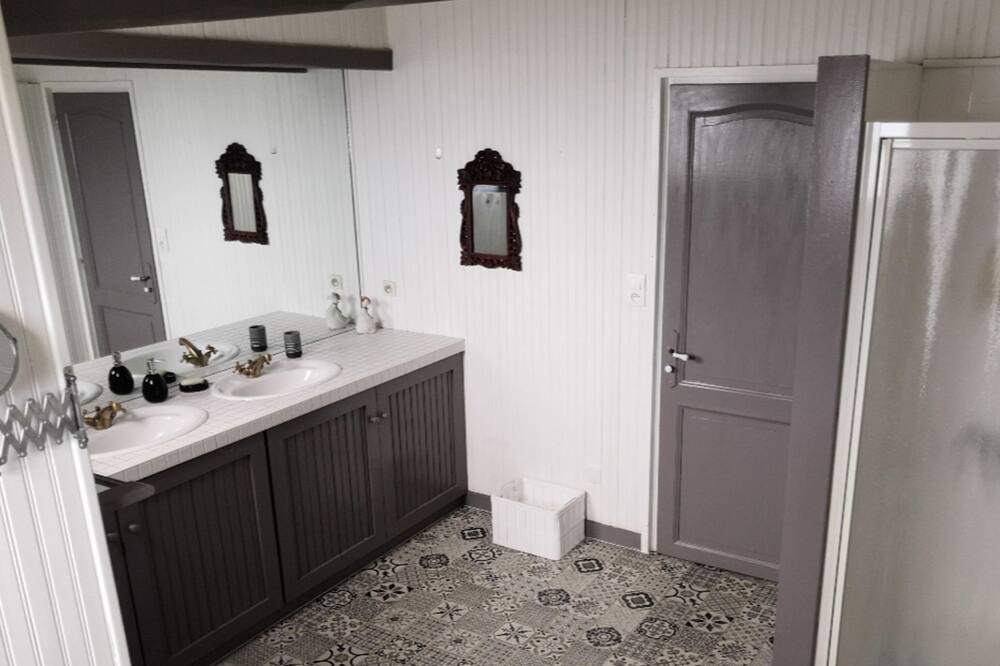 Photo of Bathroom in Saint-Hilaire-de-Riez