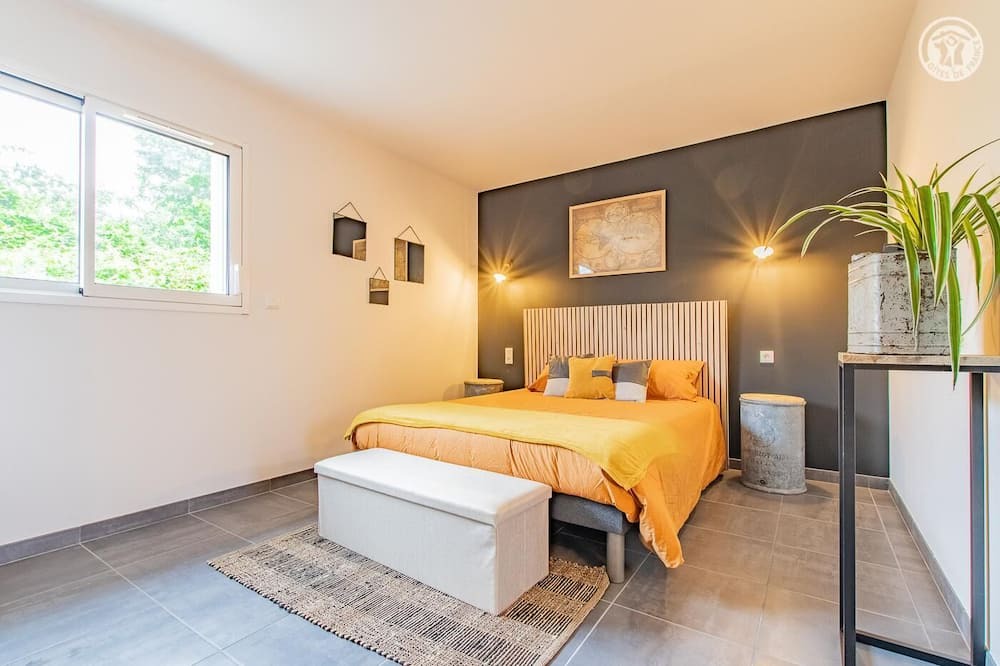 Photo of Bedroom in Cuisery