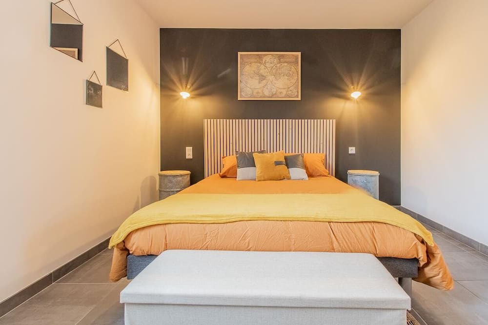 Photo of Bedroom in Cuisery