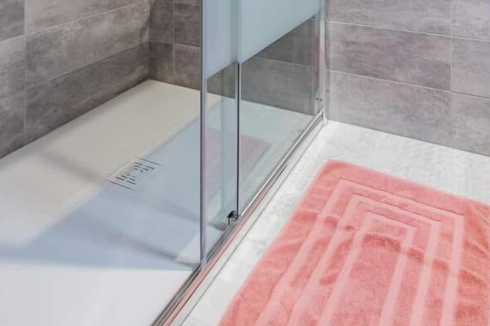 Photo of Bathroom in Cuisery