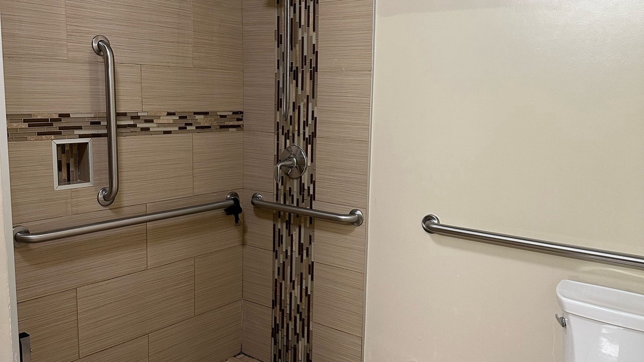 Photo of Bathroom in Maywood