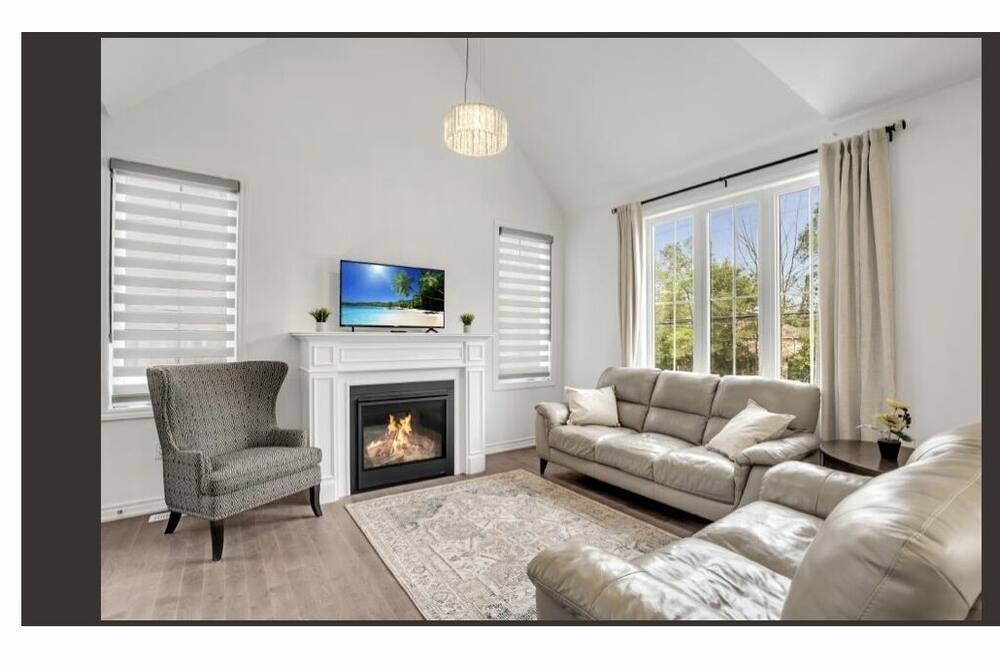 Photo of Livingroom in Wasaga Beach