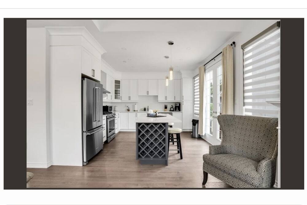 Photo of Kitchen in Wasaga Beach