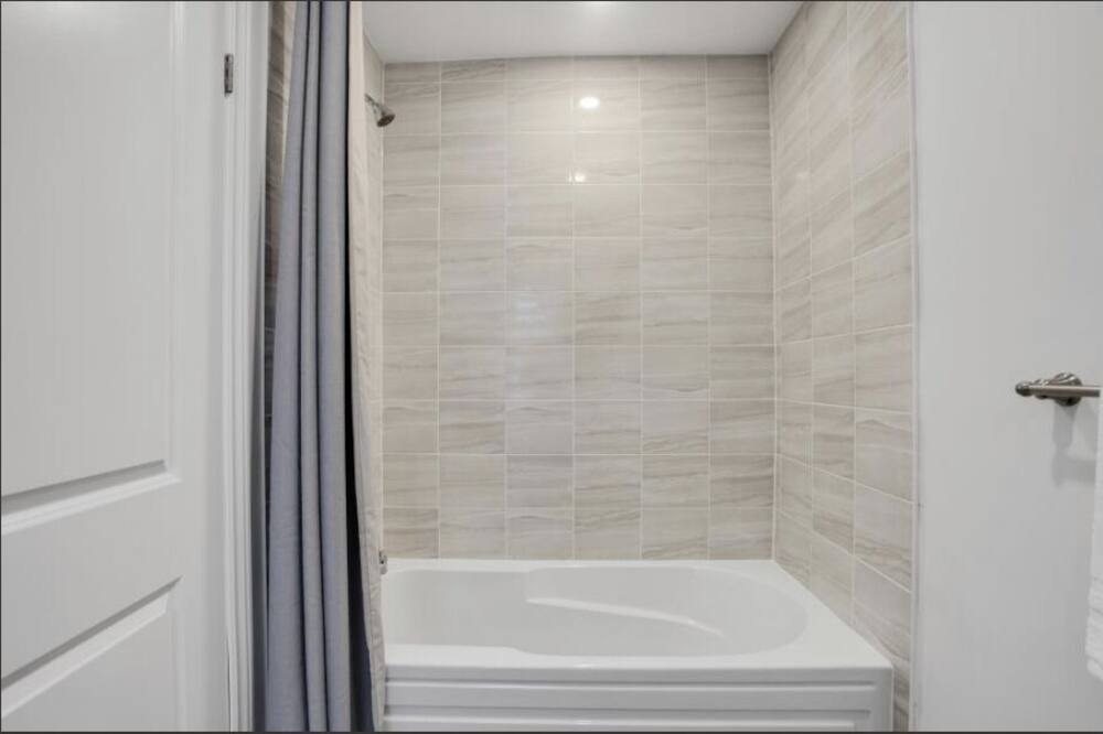 Photo of Bathroom in Wasaga Beach