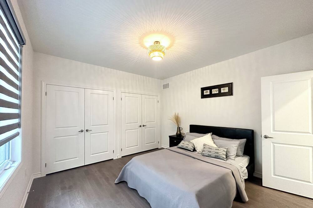 Photo of Bedroom in Wasaga Beach
