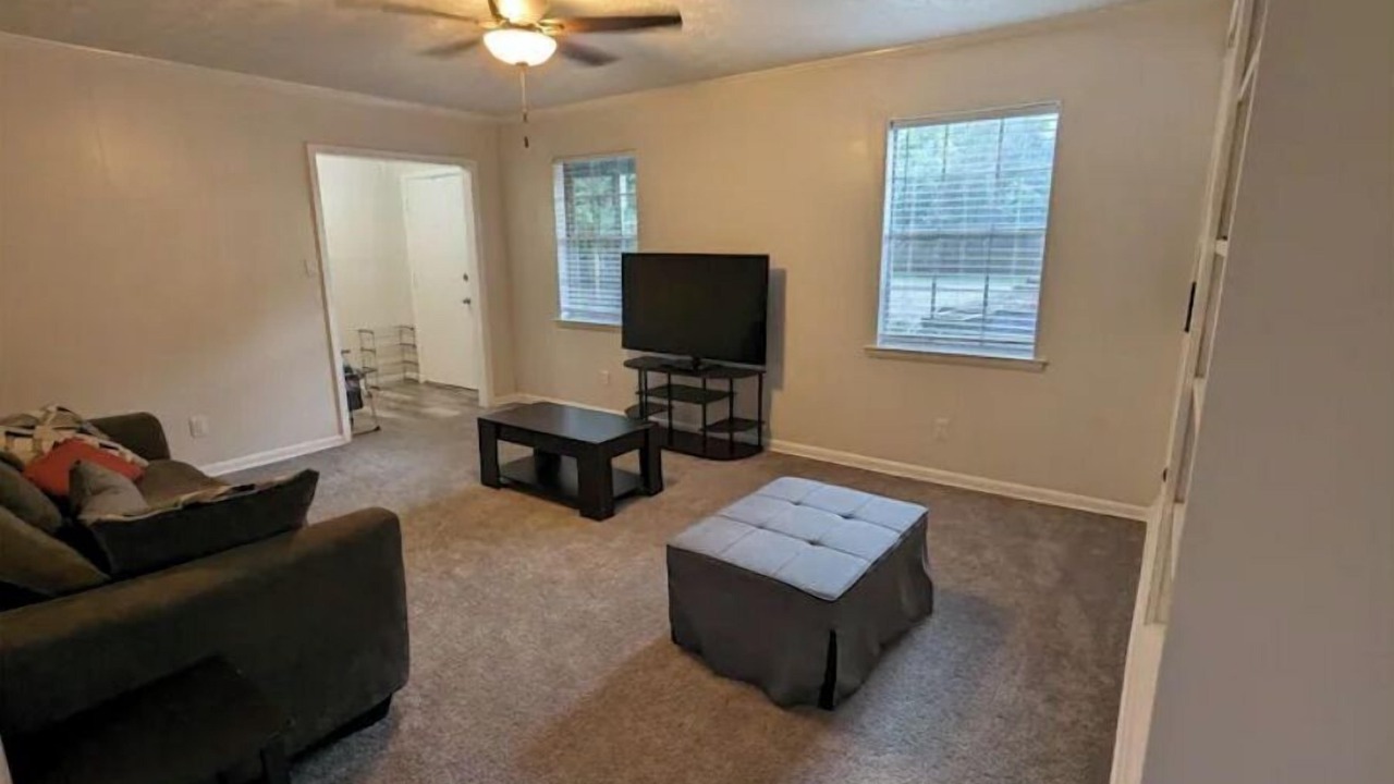 Photo of Livingroom in Midtown