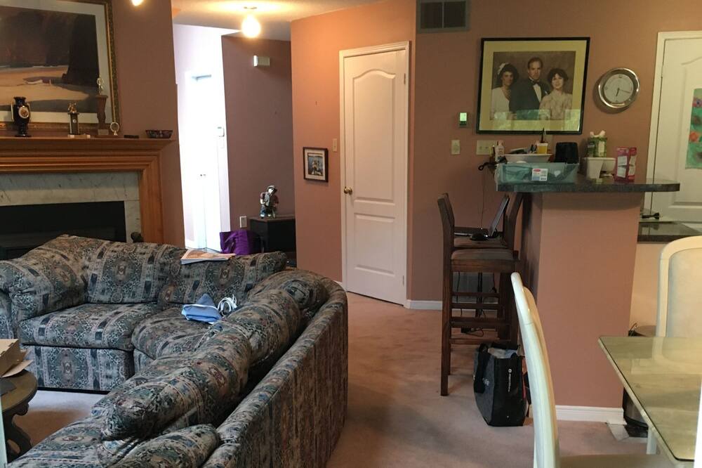 Photo of Livingroom in Gravenhurst