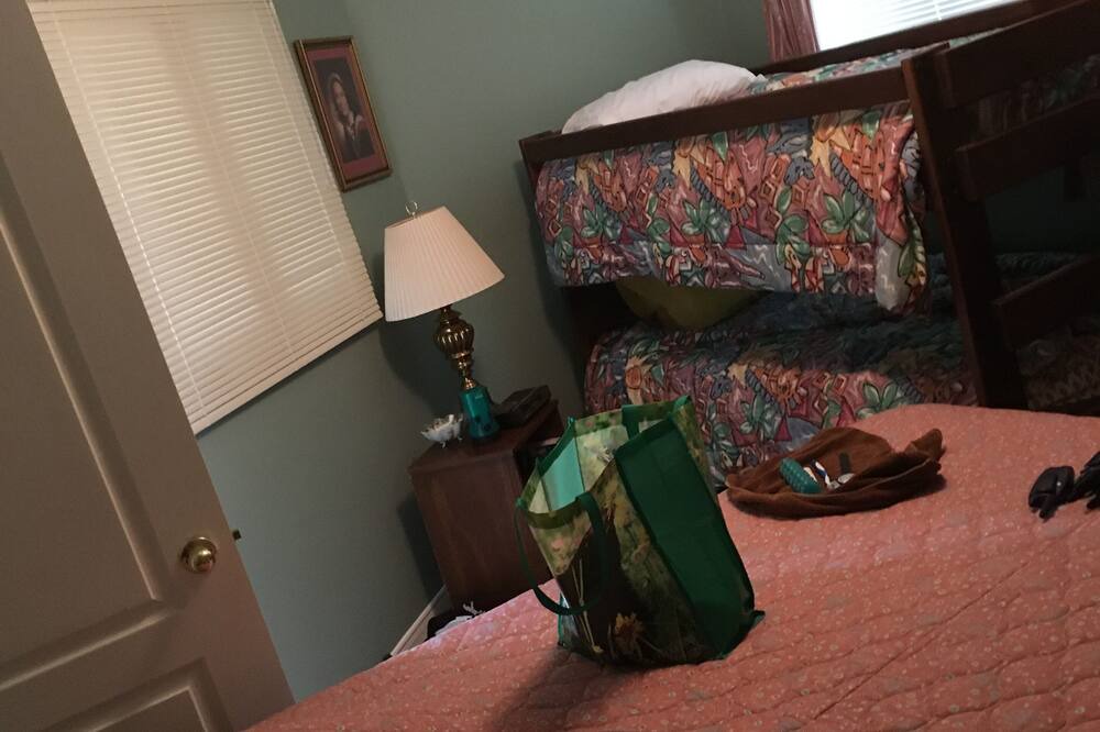 Photo of Bedroom in Gravenhurst