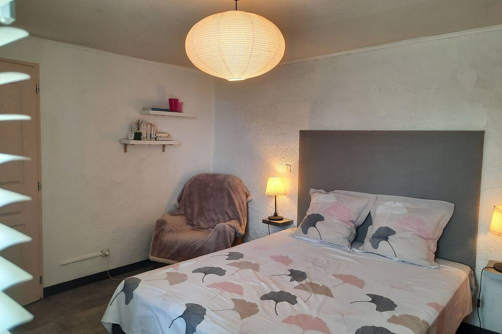 Photo of Bedroom in Lamothe-Capdeville