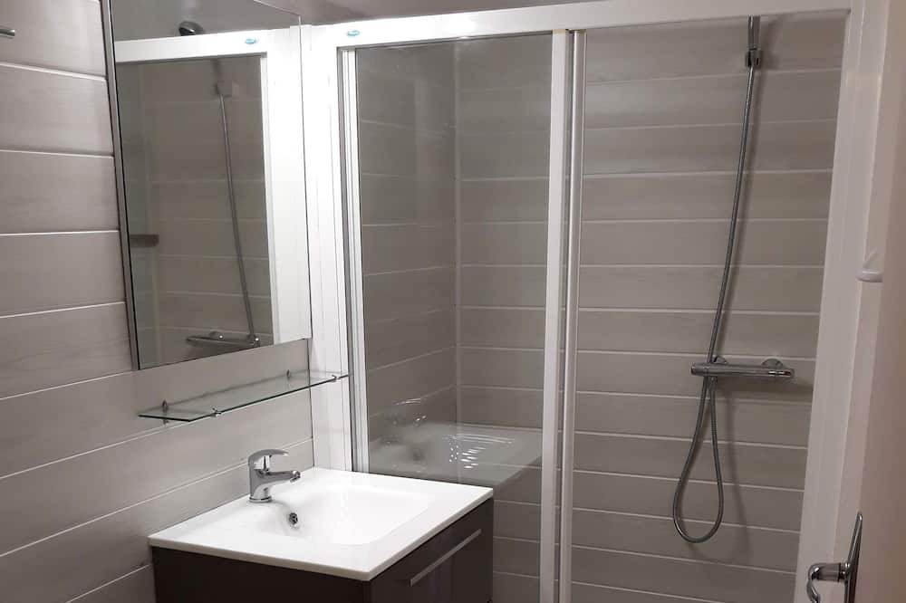 Photo of Bathroom in Lamothe-Capdeville