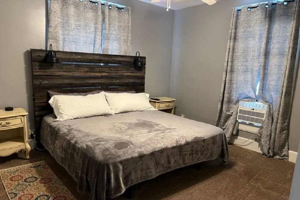 Photo of Bedroom in Muncie