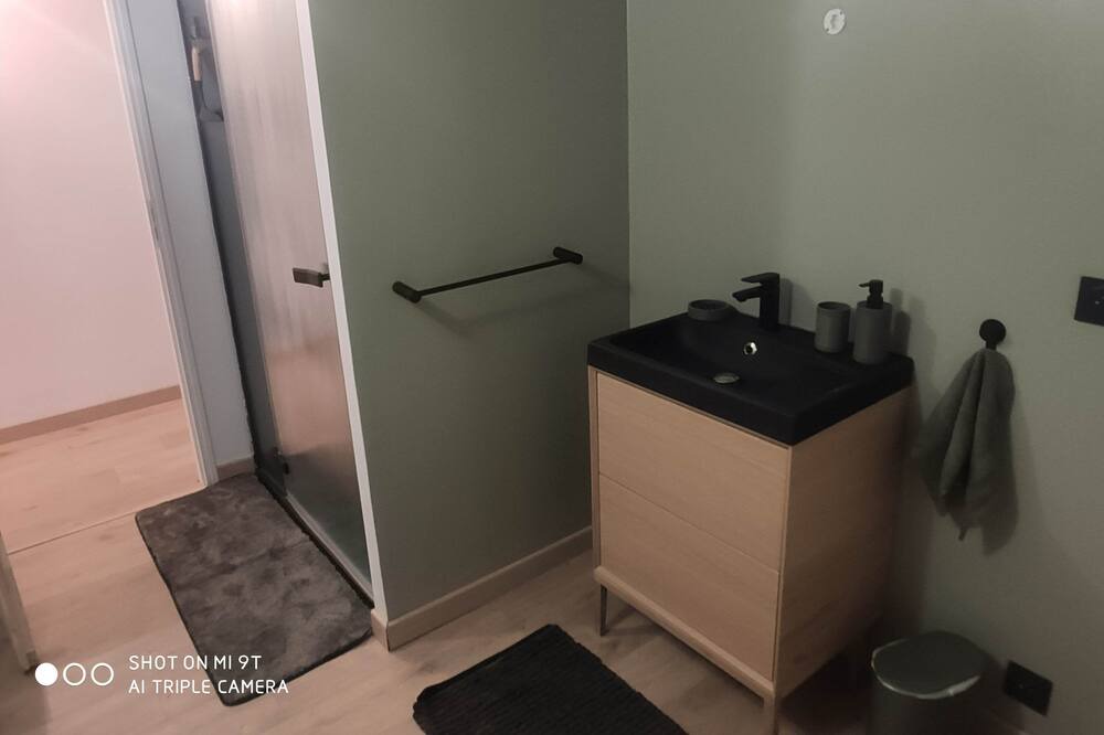 Photo of Bathroom in Tourlaville