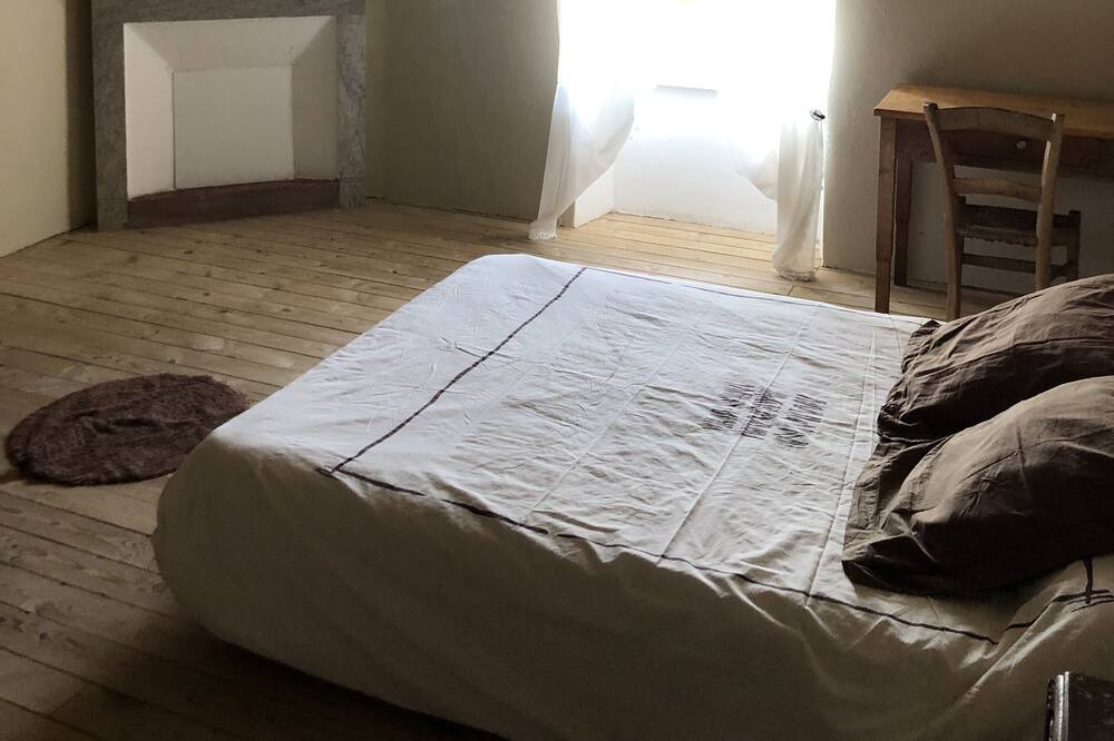 Photo of Bedroom in Lestrade-et-Thouels