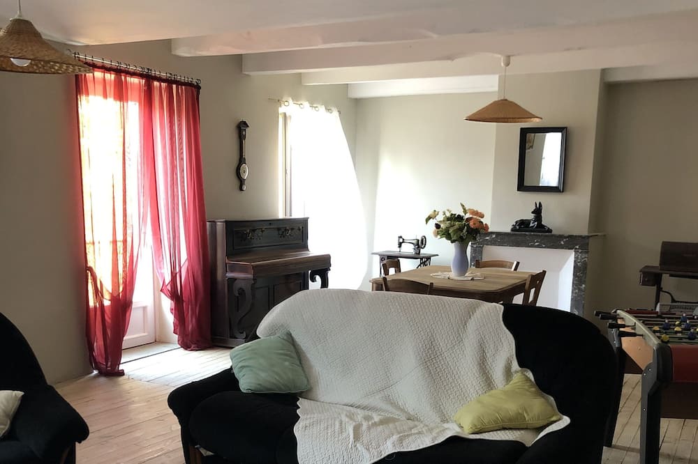 Photo of Bedroom in Lestrade-et-Thouels