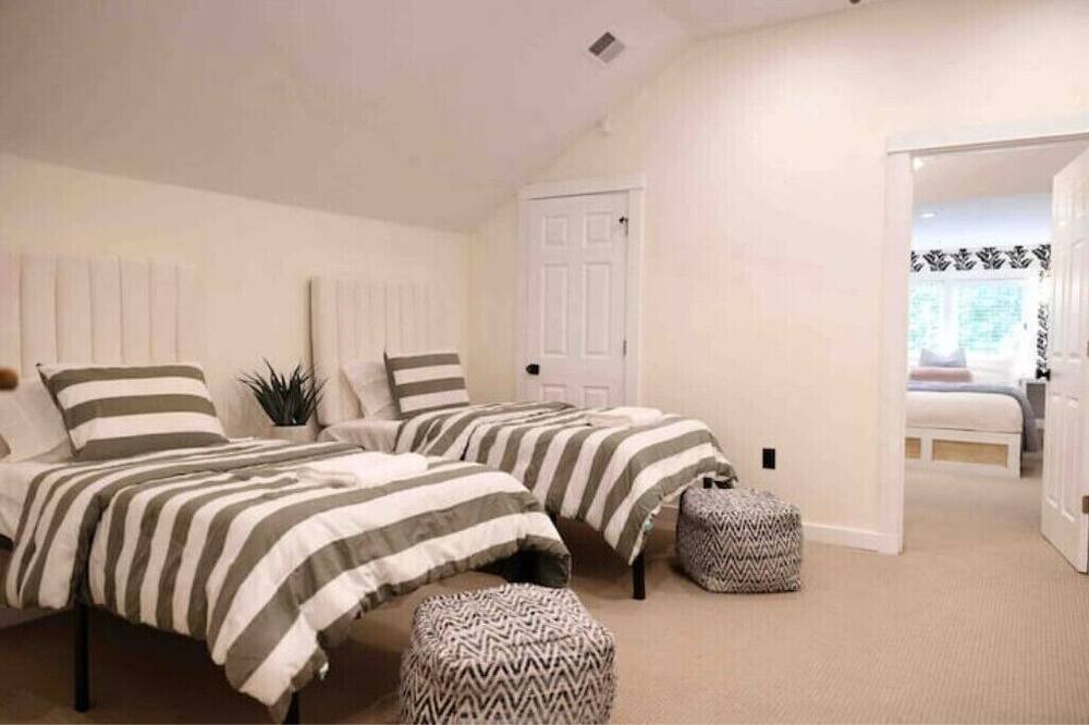 Photo of Bedroom in Midtown
