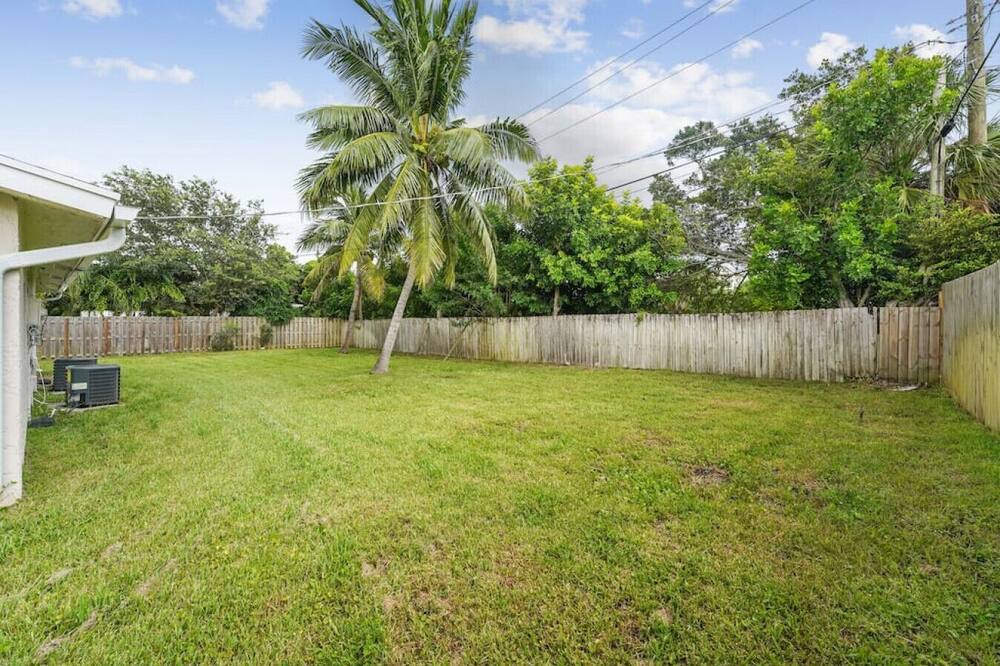 Photo of Others in Tropic Palms