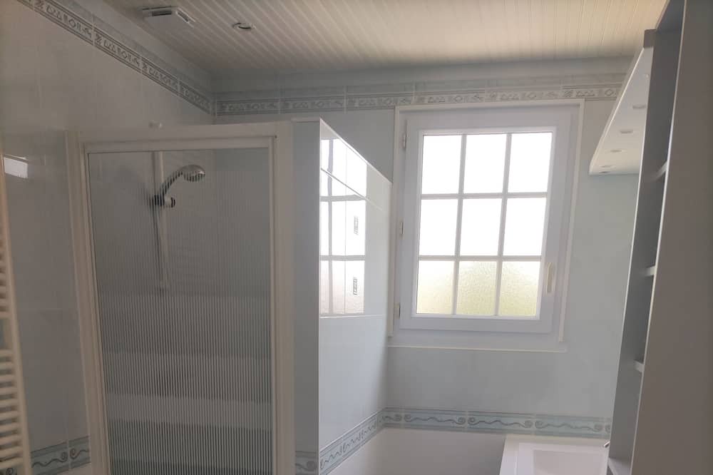 Photo of Bathroom in Avrille