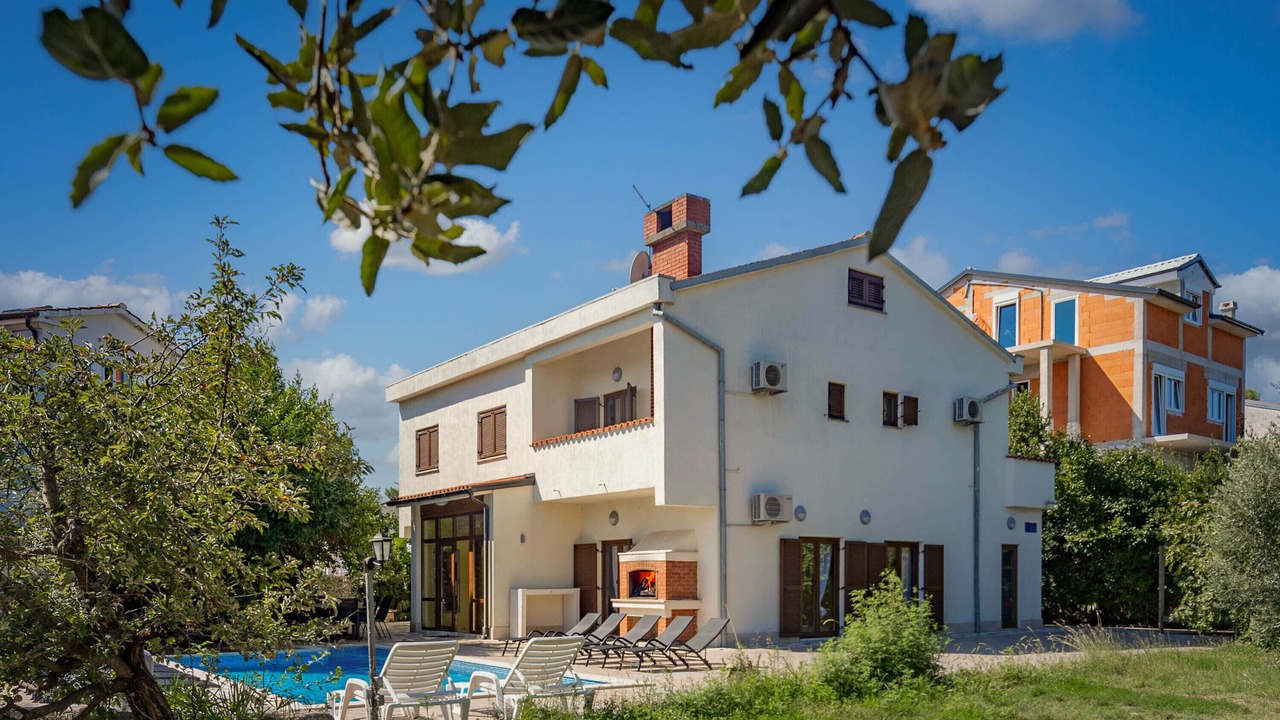 Photo of Outdoor in Borik