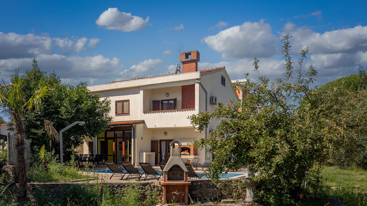 Photo of Outdoor in Borik