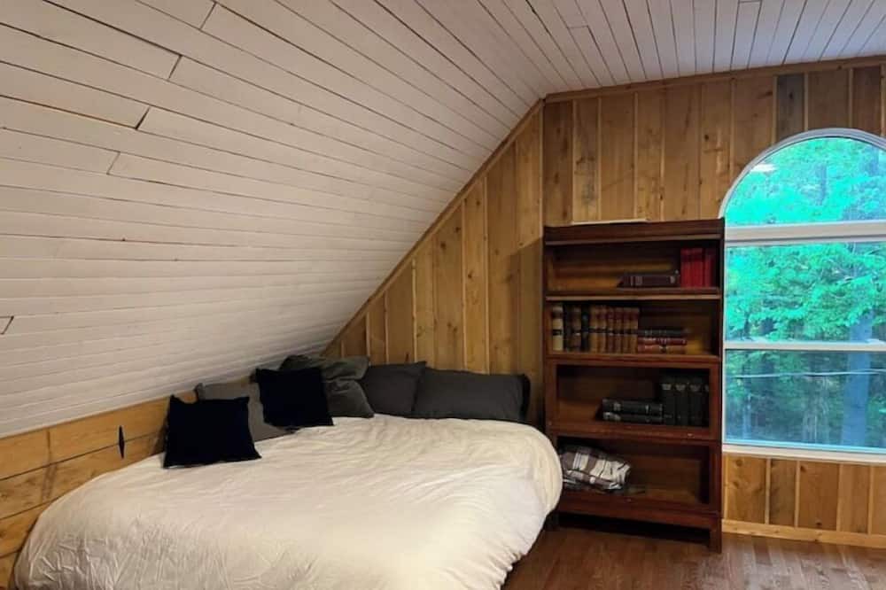 Photo of Bedroom in Saint-Etienne-De-Bolto