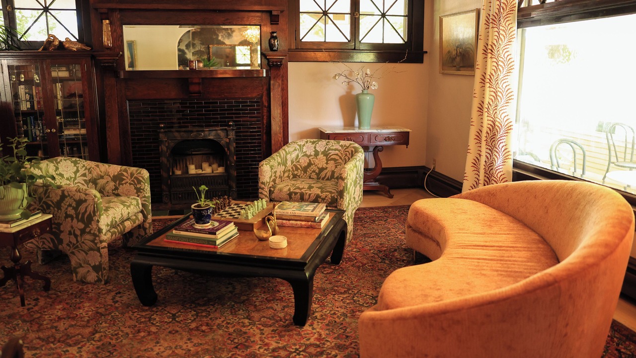 Photo of Others in Logan