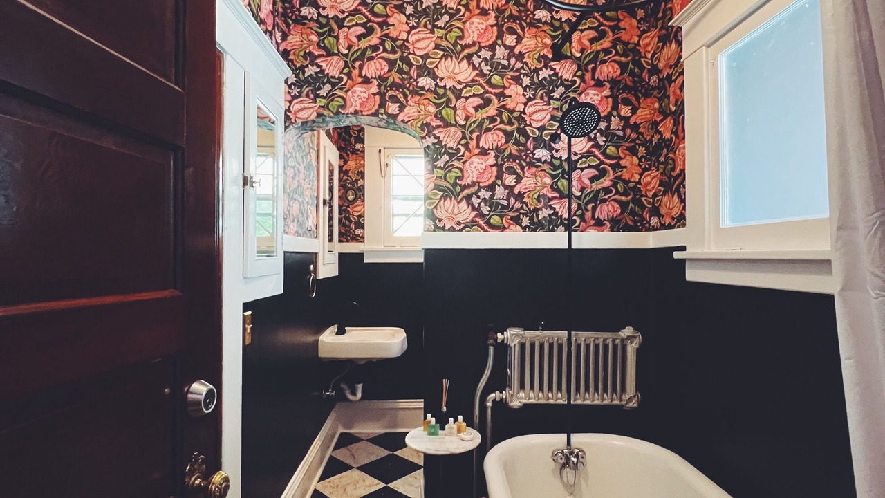 Photo of Others in Logan