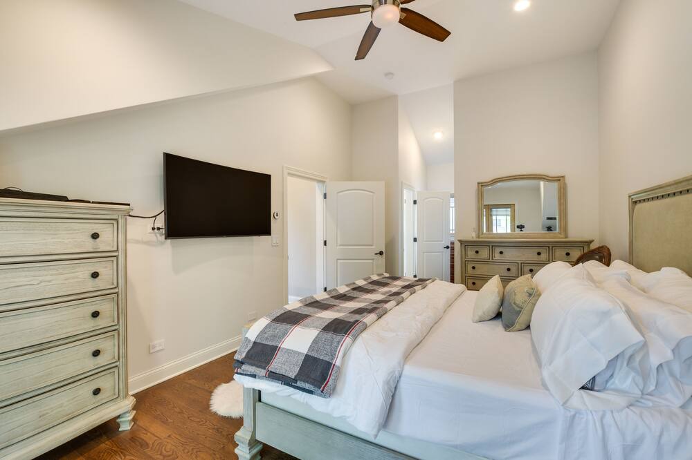 Photo of Bedroom in Des Plaines