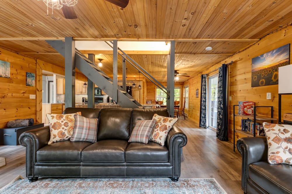 Photo of Livingroom in Cohocton