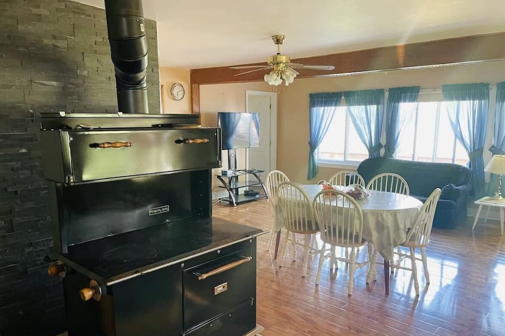 Photo of Kitchen in Mansfield-et-Pontefract