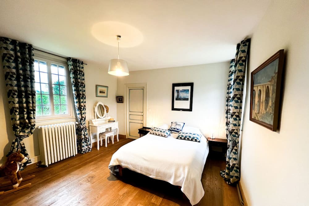 Photo of Bedroom in Pont-l'Eveque