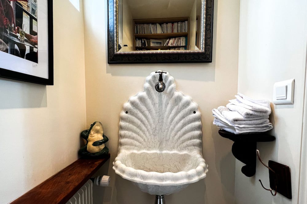 Photo of Bathroom in Pont-l'Eveque