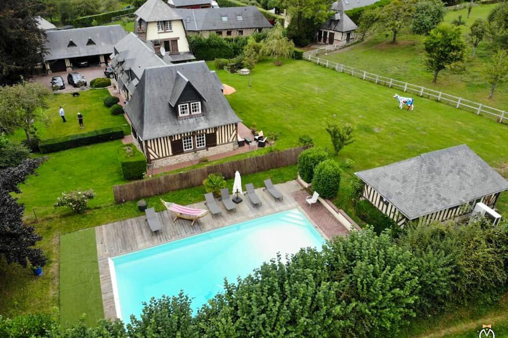 Photo of Outdoor in Pont-l'Eveque