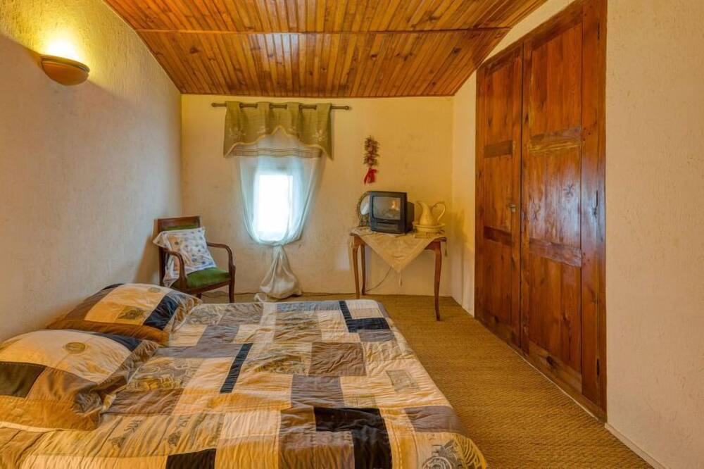 Photo of Bedroom in Salles-d'Aude
