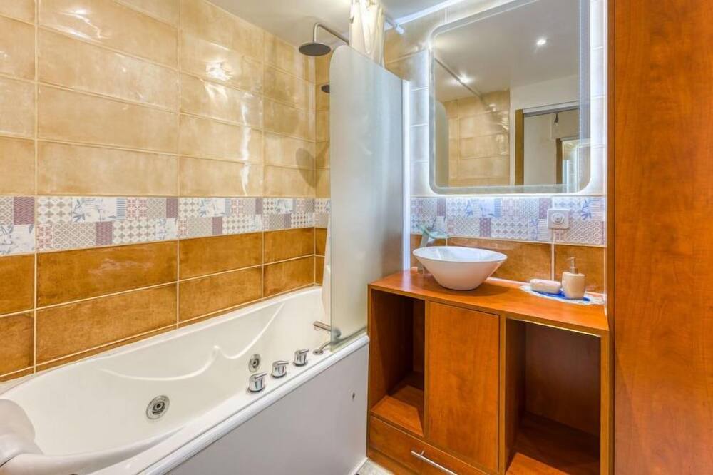 Photo of Bathroom in Salles-d'Aude