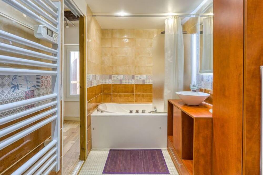 Photo of Bathroom in Salles-d'Aude