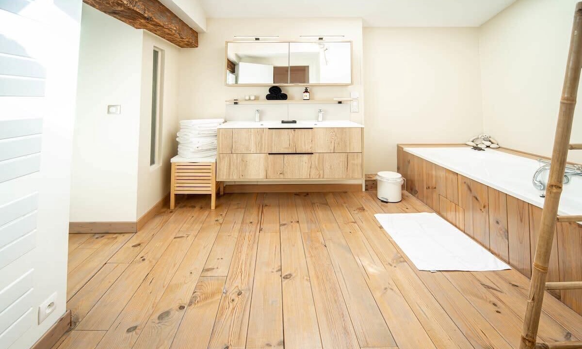 Photo of Others in Tournus