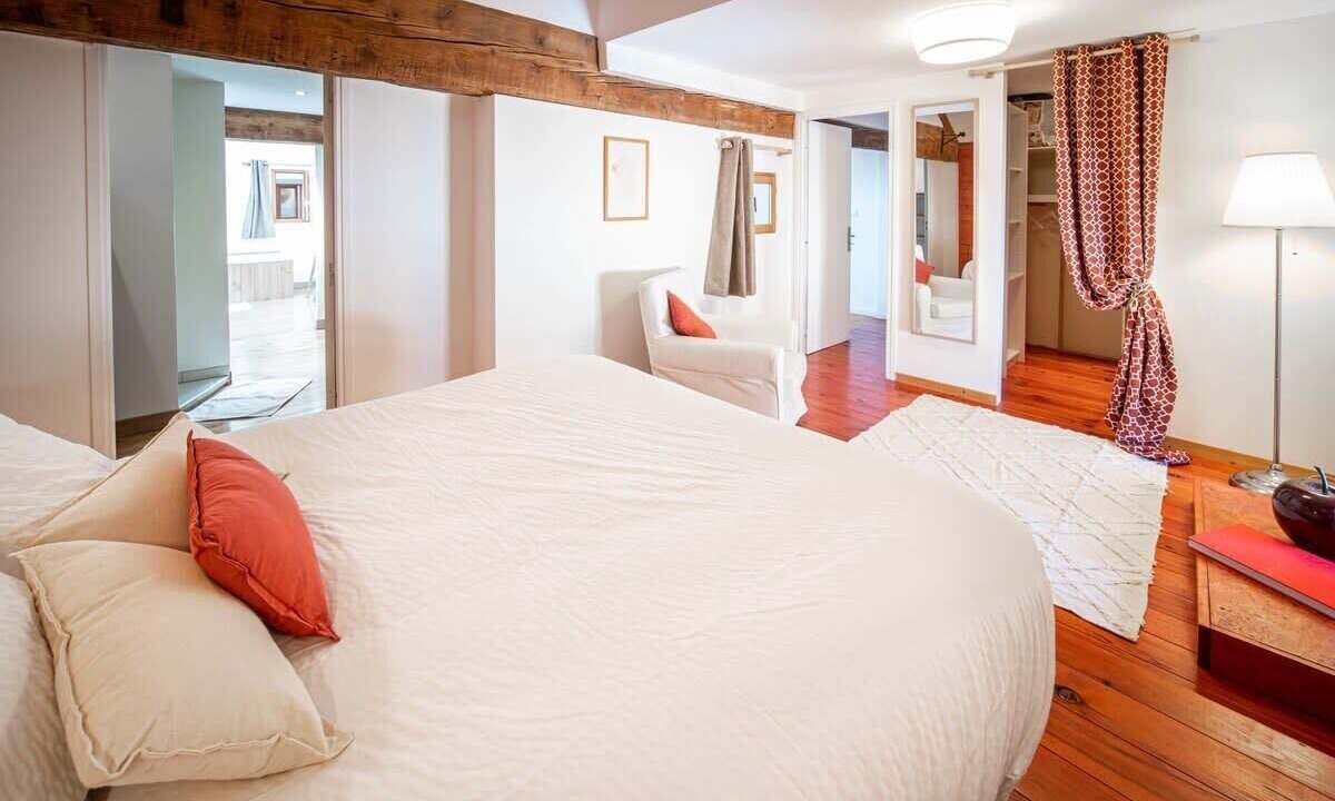 Photo of Others in Tournus