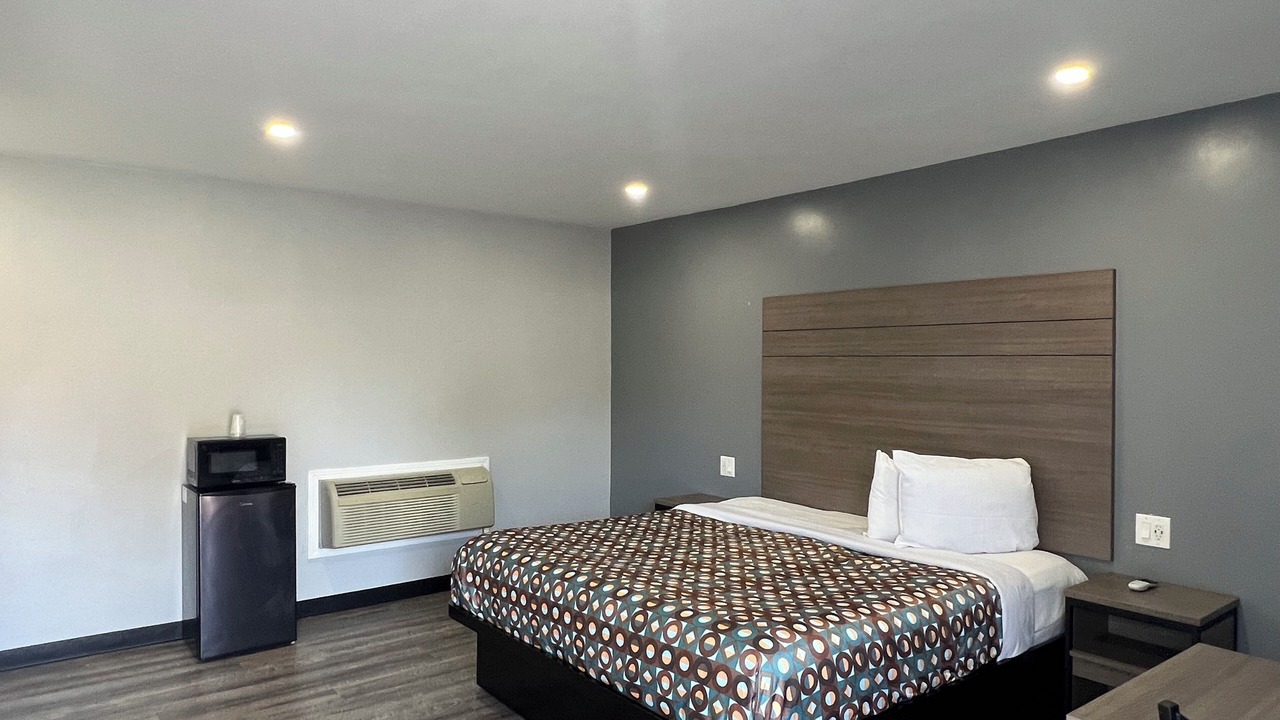 Photo of Bedroom in Bixby Knolls
