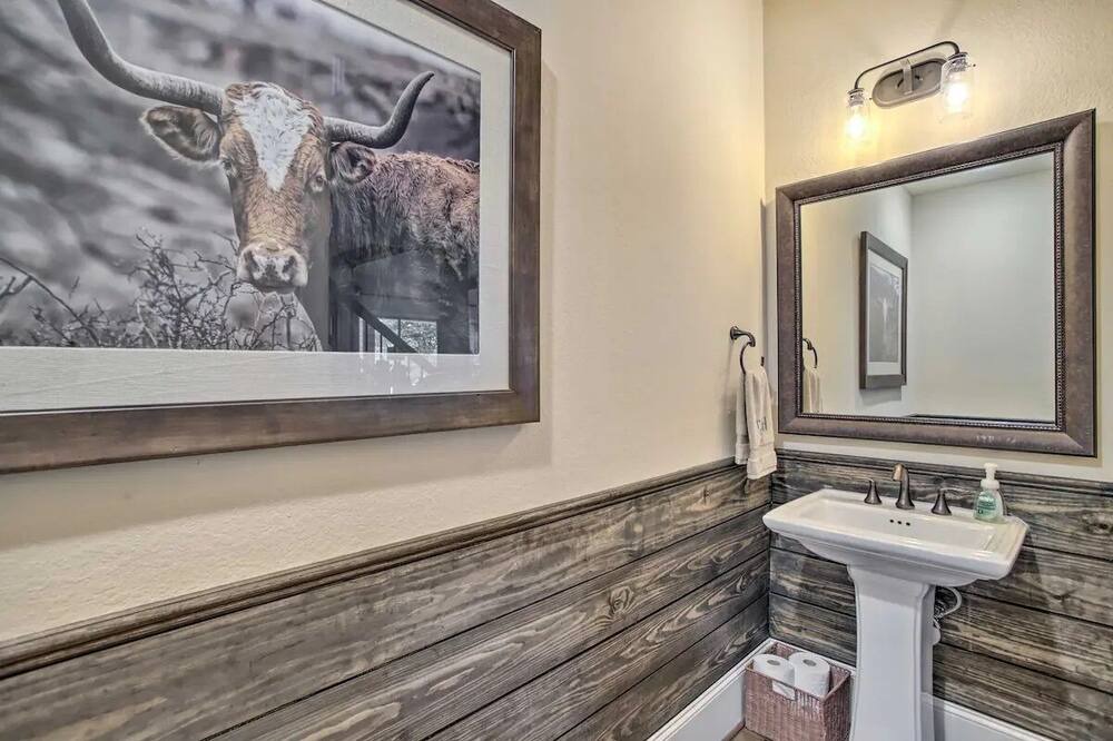 Photo of Bathroom in Barker