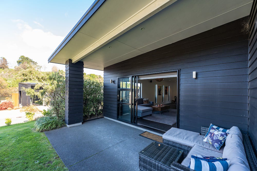 Photo of Patio Balcony in Rangatira Park