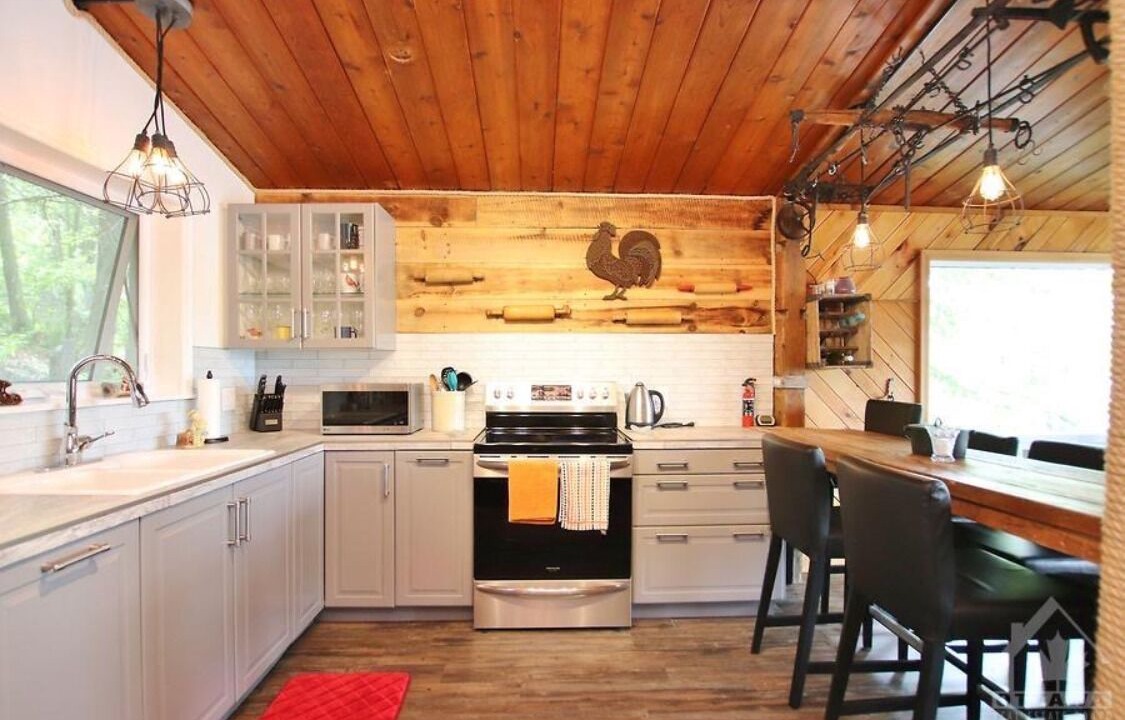 Photo of Kitchen in Lanark Highlands